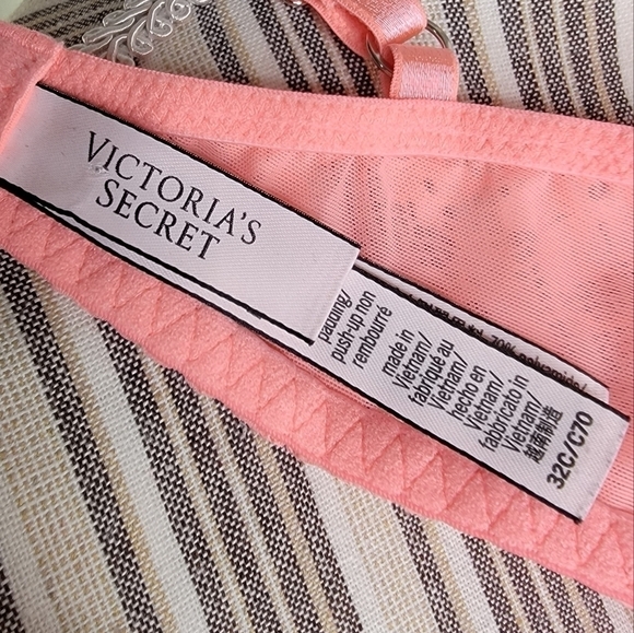 Victoria's Secret Dream Angels Push-Up Without Padding Underwire Bra - Picture 9 of 11